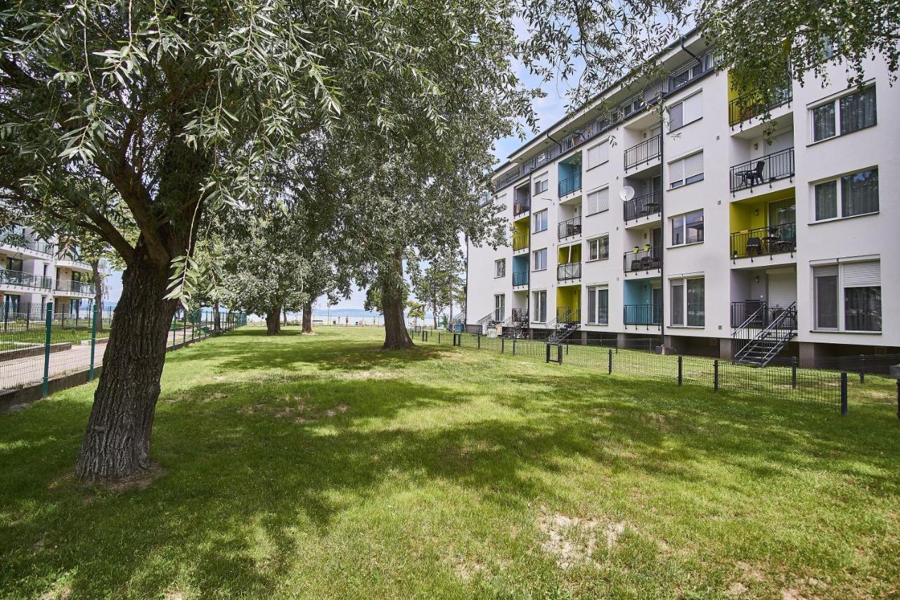 Catamaran Apartments - Hostaid Siofok Exterior photo